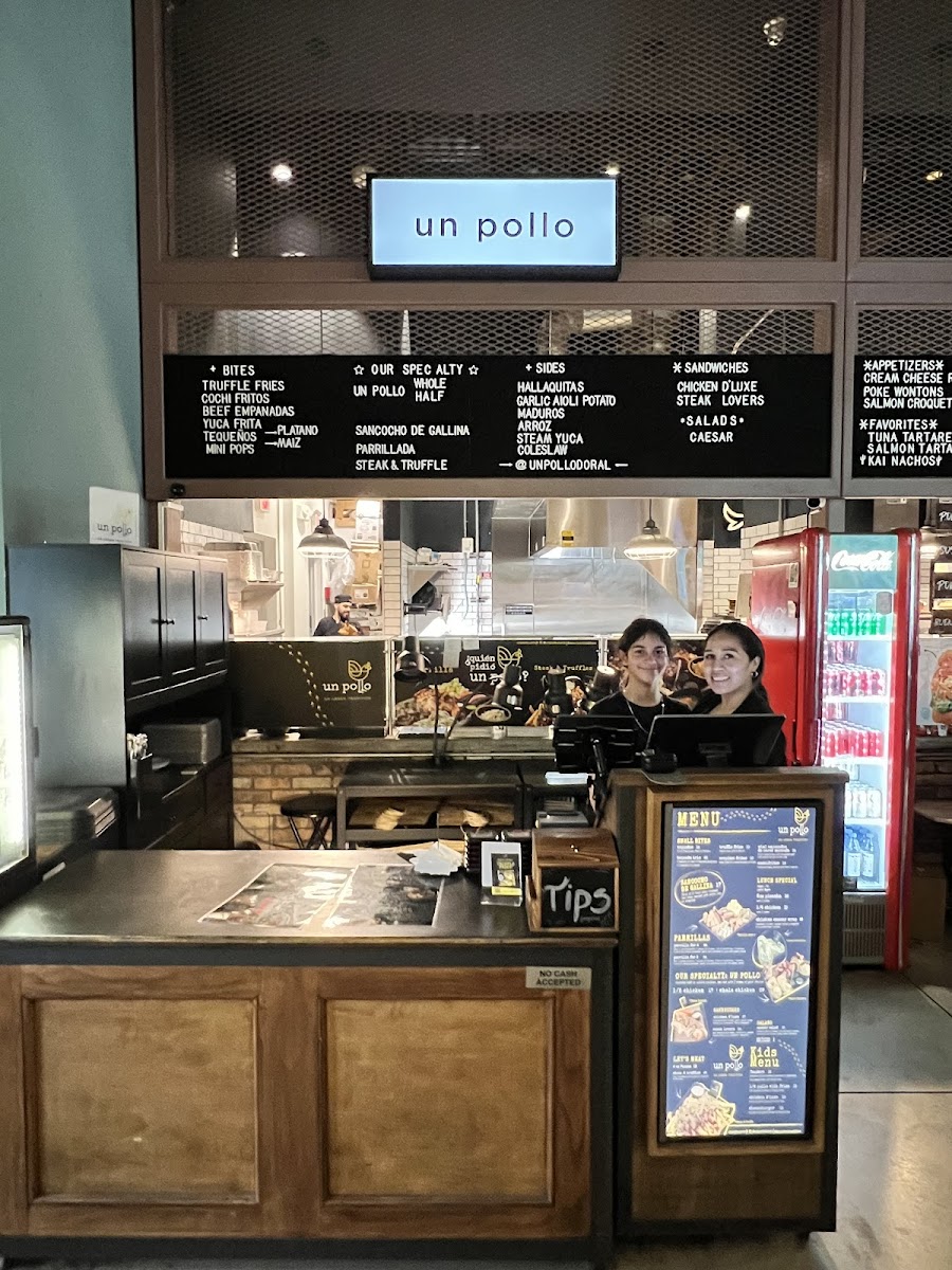 Un Pollo At The Doral Yard